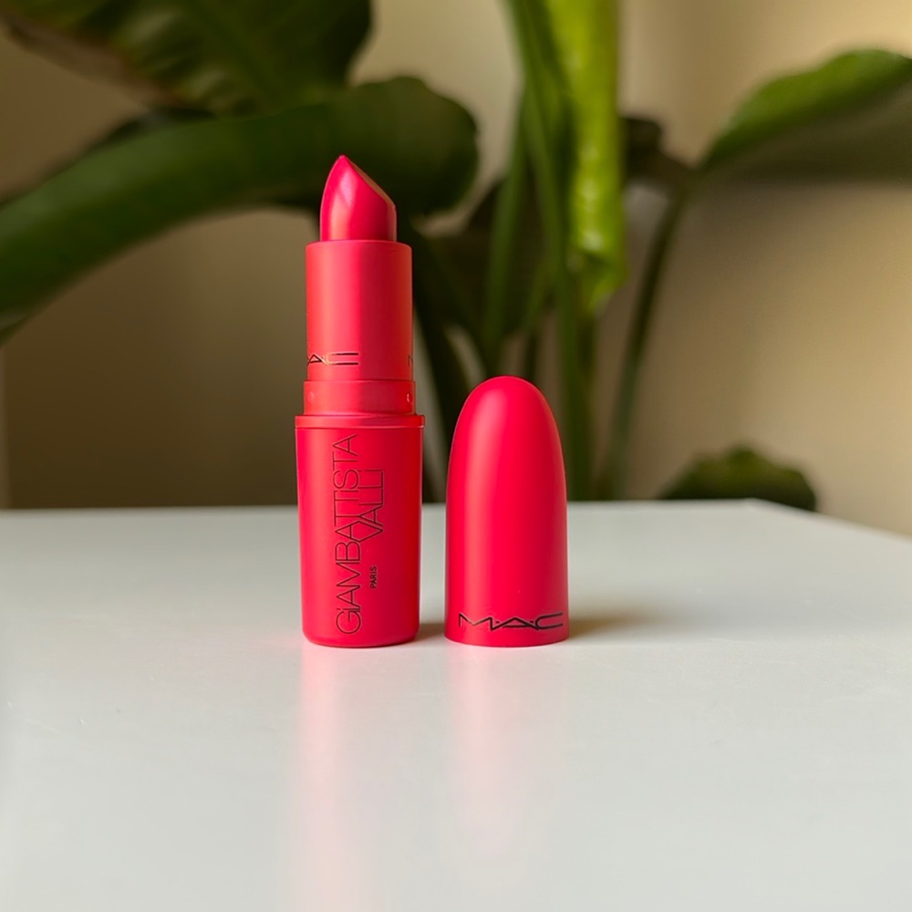 MAC GIAMBATTISTA VALLI TATS LIPSTICK pink red lipstick limited edition